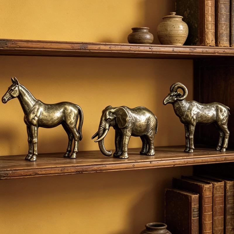 真鍮製の動物フィギュア 馬、雄羊、象、犀、ヒキガエル、トラ  - Vintage Collectibles Store のレビューと価格