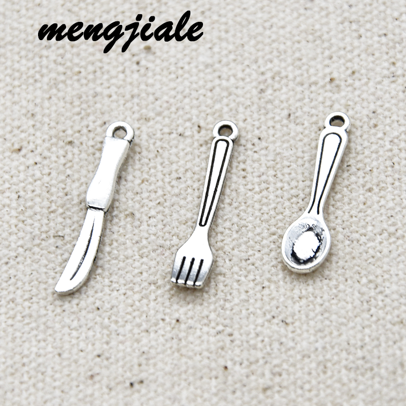 アンティークシルバーカトラリーコレクション,30個,ペンダン - Vintage Collectible Spoons のレビューと価格
